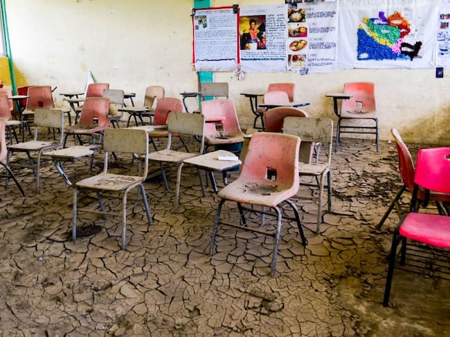 Ciclo escolar en Guerrero podría perderse por el Huracán Otis: UNPF