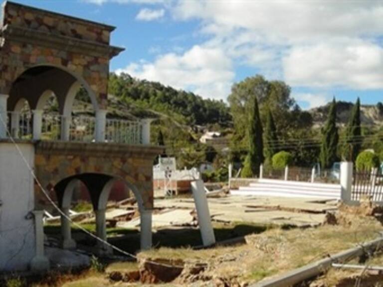 Por falla geológica abandonan dos pueblos en Oaxaca