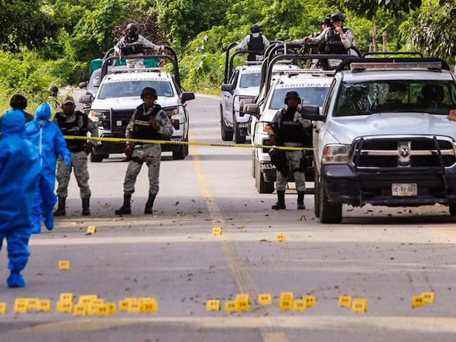 Llegan 300 elementos de GN a Coyuca por asesinato de 13 policías
