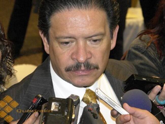 Presenta Navarrete controversia constitucional contra Calderón