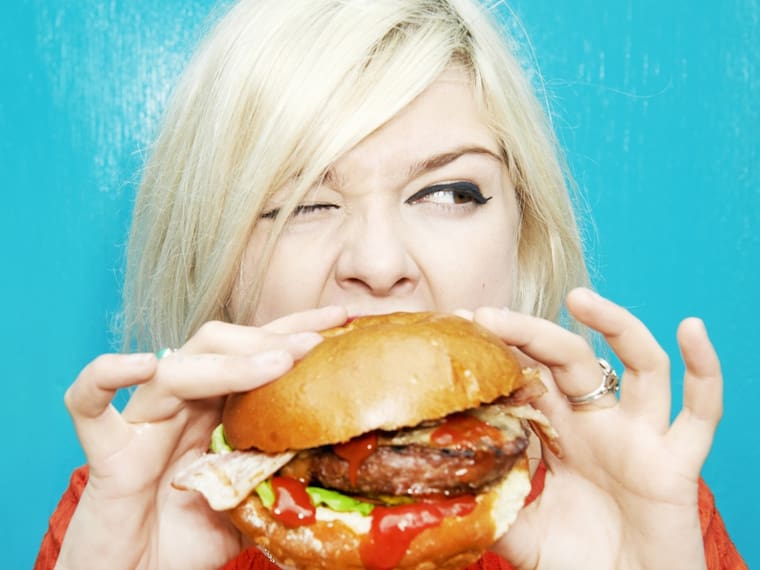10 preguntas que te pueden abrir los ojos sobre tu relación con la comida y con el peso