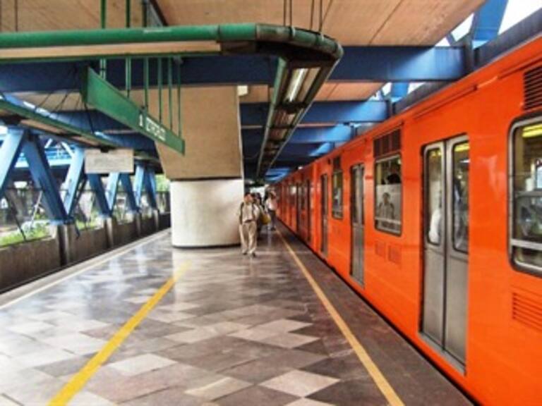 Lanzan petardo en vagón del Metro
