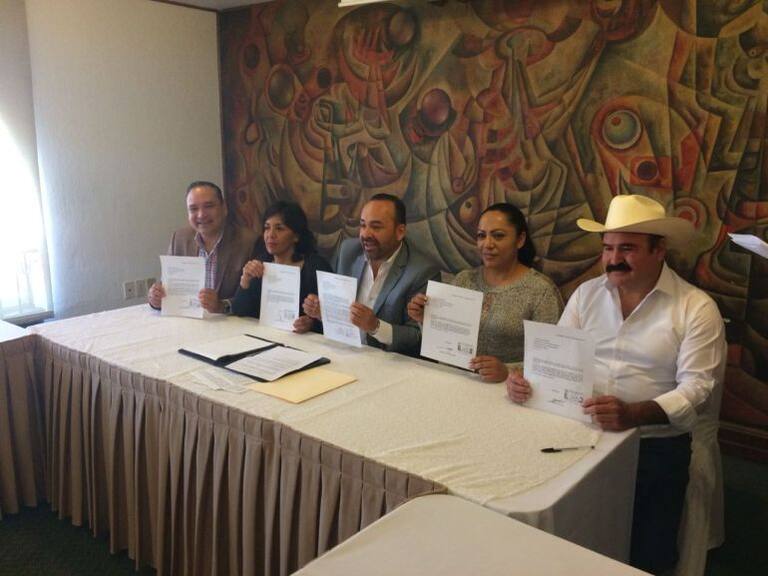 Renuncia al PRI el alcalde de Tonalá