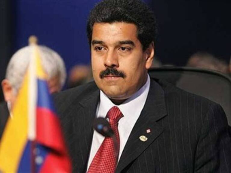 Chávez está enfermo por trabajar tanto por el pueblo: Maduro