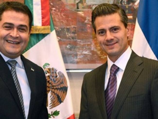 Viajarán juntos a Panamá presidentes de México y Honduras