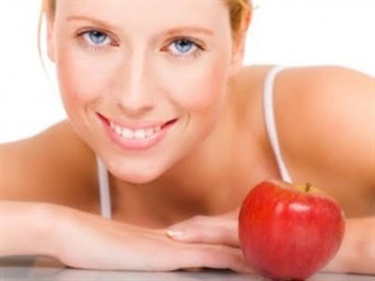 Luce radiante con la dieta de la piel