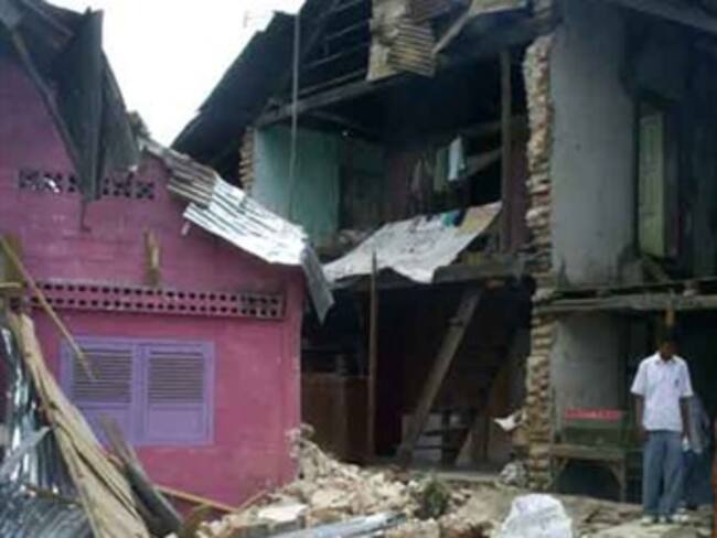 Van más de mil 100 muertos por sismo en Sumatra