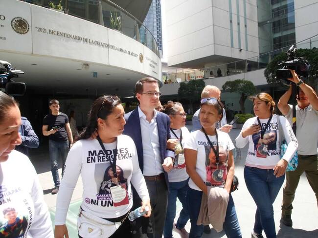 Llegan al Senado madres de desaparecidos