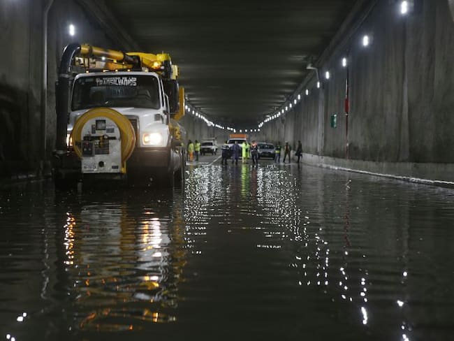 Despiden a funcionario de obras por inundaciones en Deprimido de Mixcoac