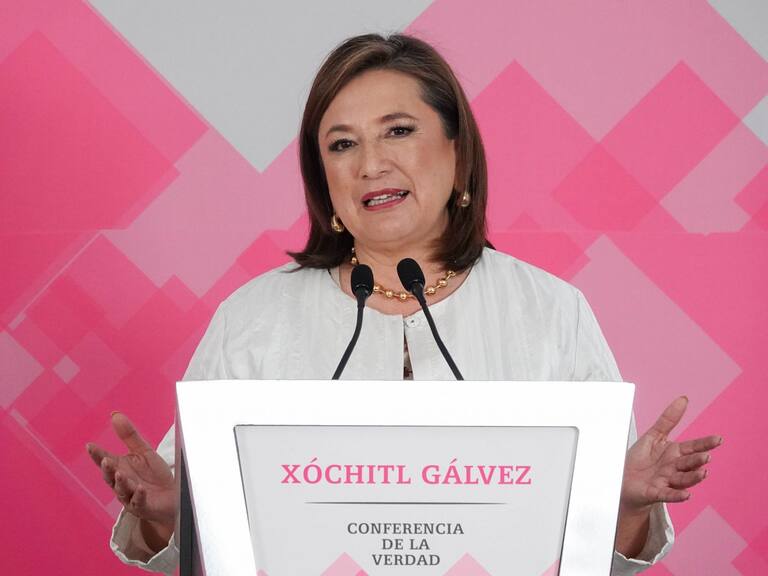 CIUDAD DE MÉXICO, 16FEBRERO2024.- Xóchitl Gálvez, candidata a la presidencia de la República por la coalición PRI-PAN-PRD, ofreció conferencia de prensa en la que abordó preguntas de los medios así cómo los detalles de su visita al Papá Francisco.
FOTO: GALO CAÑAS/CUARTOSCURO.COM