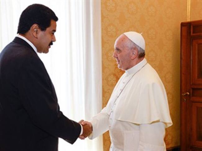 Analiza Papa con Maduro situación política en Venezuela