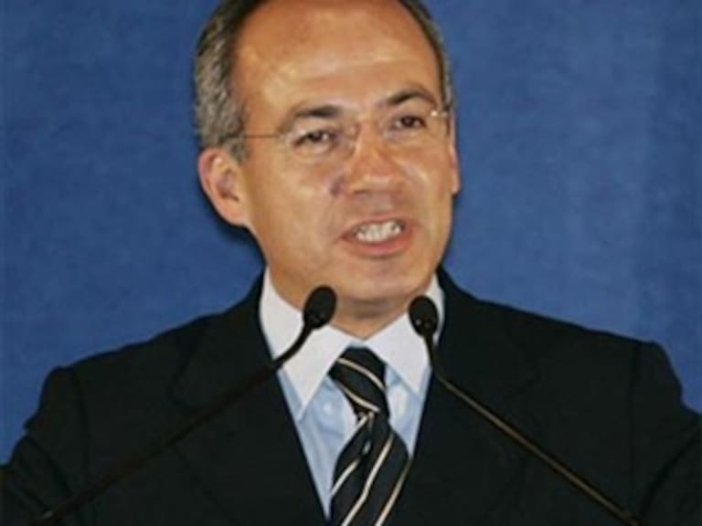 Era LyFC 'obstáculo' para el crecimiento: Calderón