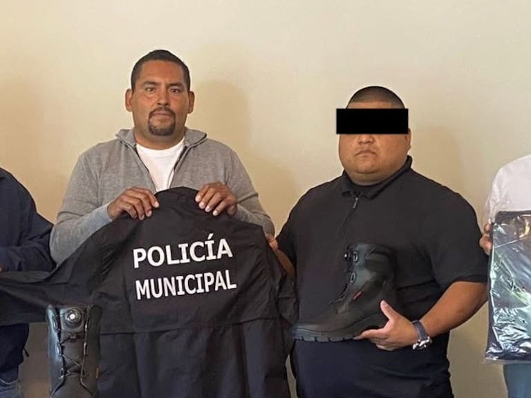 Pedro Humberto “N” junto al alcalde José María Castro Félix