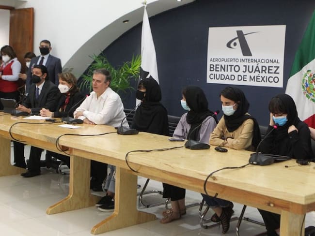 México recibe a primeras afganas que solicitaron protección