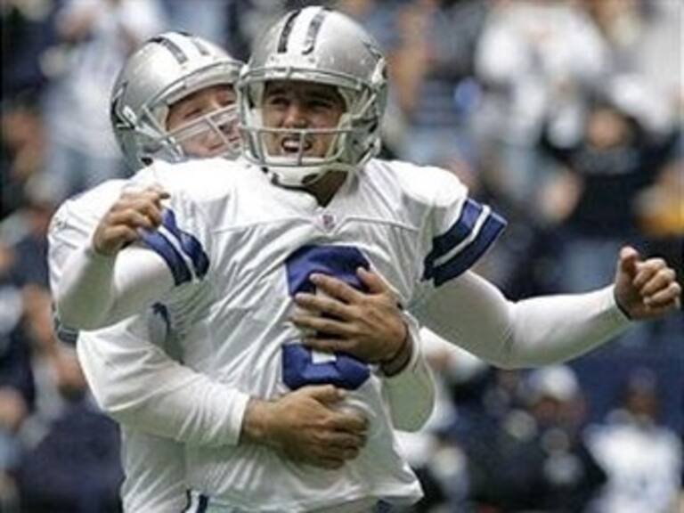 Demanda mujer a Vaqueros de Dallas tras sufrir quemaduras