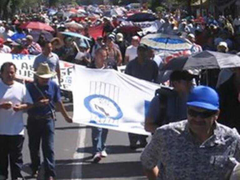 Concluye Mega marcha de maestros con promesa de diálogo