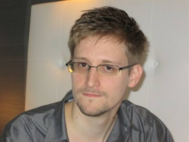 Solicita Snowden ampliación de asilo en Rusia