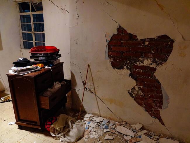 Gobierno de la CDMX detecta inmuebles dañados por microsismos