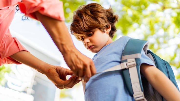 Regreso a clases SEP 2026: cómo elegir la mochila correcta y evitar problemas de salud en tu hijo
