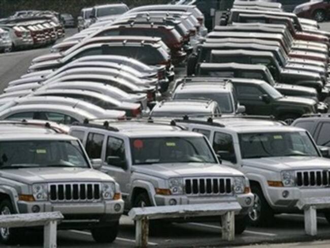 Amenaza Chrysler con cerrar plantas en Canadá