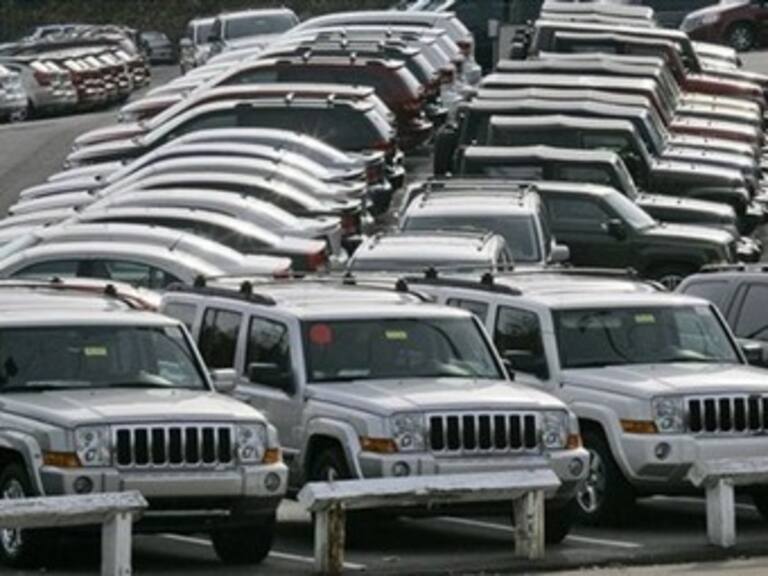 Amenaza Chrysler con cerrar plantas en Canadá