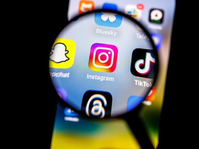 Gobierno de Trump podría “stalkear” hasta cinco años de tus redes sociales para decidir si aprueban tu visa de turista