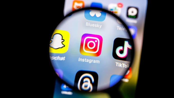 Gobierno de Trump podría “stalkear” hasta cinco años de tus redes sociales para decidir si aprueban tu visa de turista