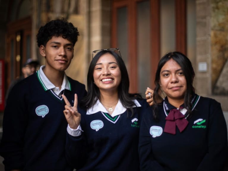 Para completar el trámite, primero activa tu cuenta digital, llena el formulario y selecciona tus opciones educativas estratégicamente antes de que el sistema genere tu comprobante; una vez listo, habrás finalizado el Registro Mi Derecho, Mi Lugar 2026 con Llave MX para quedar formalmente en la inscripción de aspirantes a ECOEMS.