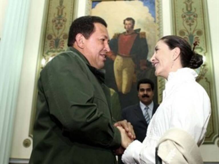 Chávez y Betancourt, personajes más impopulares en Colombia