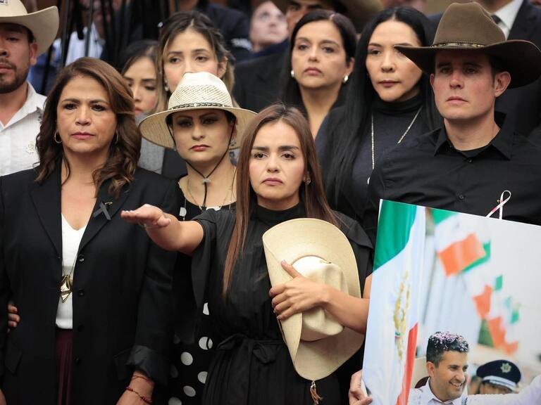 Con un fuerte mensaje, Grecia Quiroz asume la presidencia de Uruapan; el Movimiento del Sombrero está más fuerte que nunca, asegura