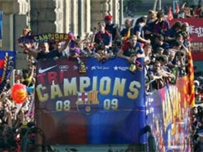 Llegan Barcelona y 'la orejona' a casa