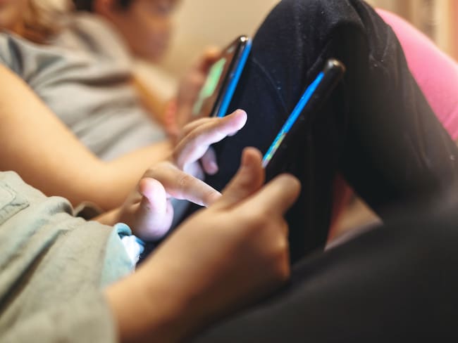 Alertan por acceso temprano de menores a contenido para adultos; Esto dicen los estudios