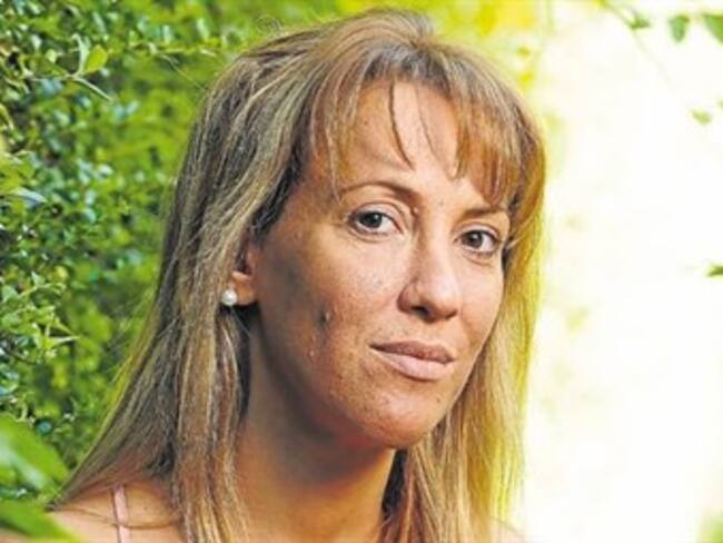 Amplía Lorena Martins denuncia contra su padre en Argentina