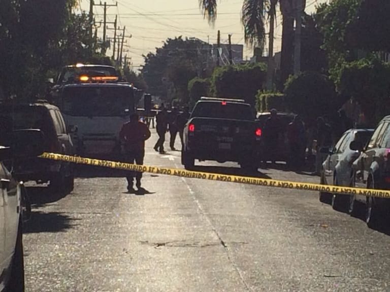 Encuentran 6 cuerpos en una camioneta en la colonia Morelos