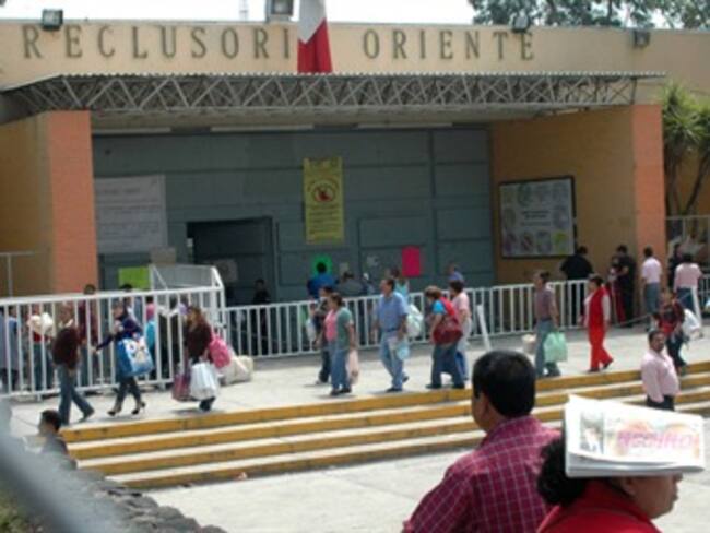 Separan de su cargo al director del Reclusorio Oriente