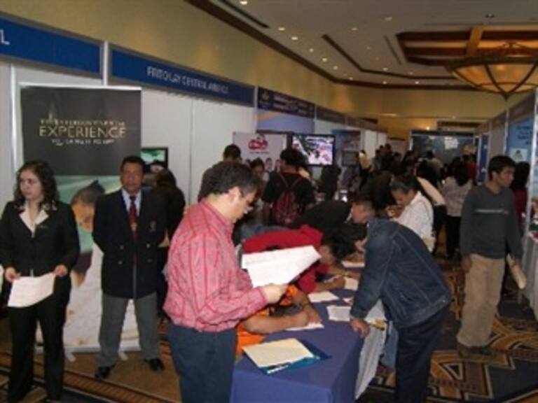 Especialistas contradicen a Calderón por empleo