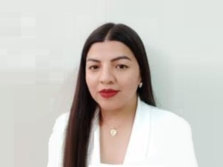 La nueva alcaldesa interina de Tequila, tomó protesta luego de ser designada por el Cabildo del Ayuntamiento.