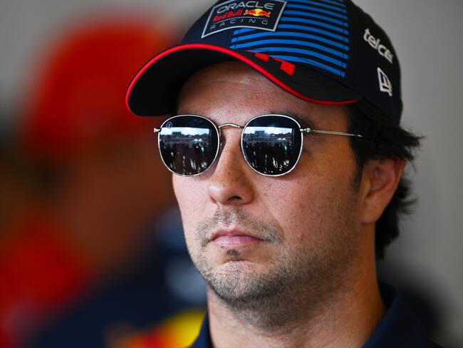 Checo Pérez no llega al podio del GP Azerbaiyán por choque con Carlos Sainz