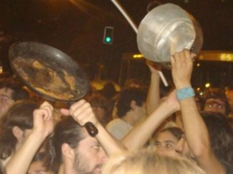 Detienen a 800 tras protestas estudiantiles en Chile