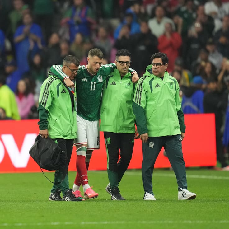 Santiago Giménez: ¿Qué lesión tiene y cuánto tiempo estará fuera tras el México vs Inglaterra?