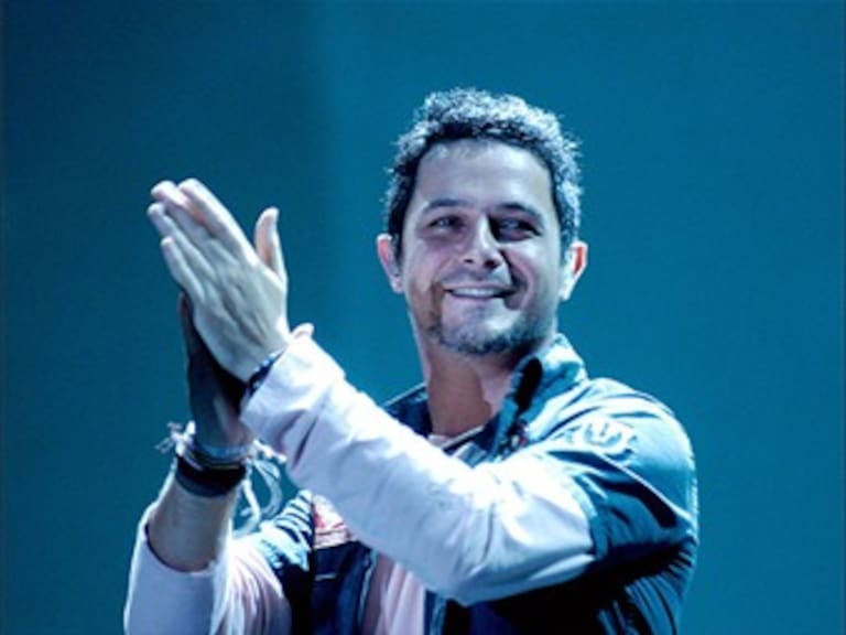 Emociona Alejandro Sanz a fans venezolanos en cierre de &#039;Paraíso tour&#039;
