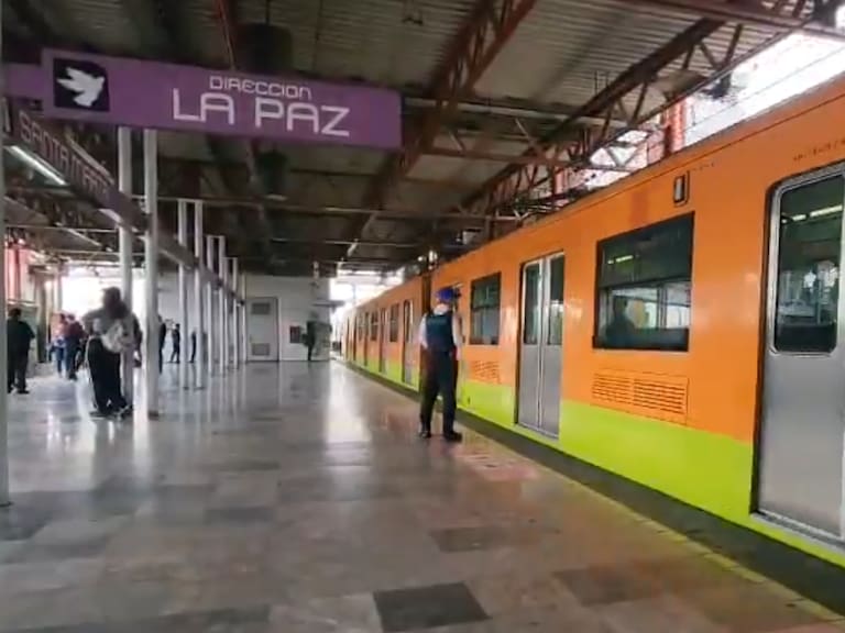 La línea A en su tramo de La Paz a Los Reyes se encuentra suspendido.