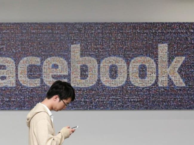 Ex empleados de Facebook afirman manipulación de la información en la red social