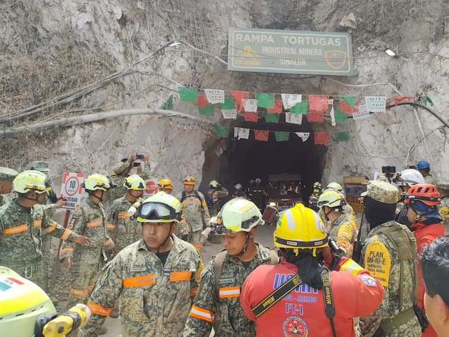 Rescate mina Santa Fe: logran sacar con vida a trabajador en Sinaloa tras 14 días