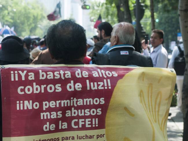 Bloqueos y marchas provocan caos vial en calles de CDMX