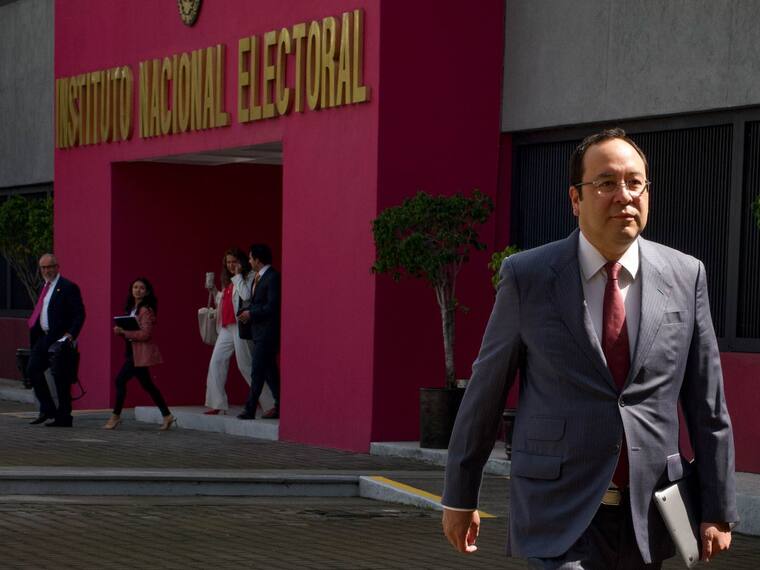 #Entrevista con Ciro Murayama