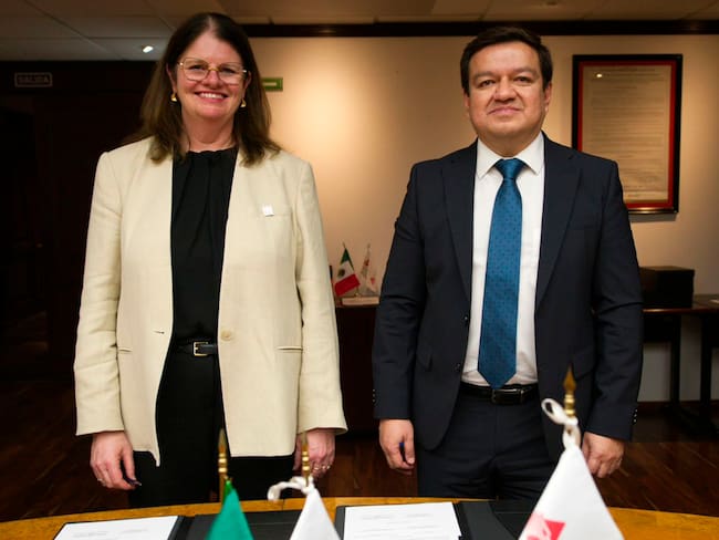 Pemex y Woodside Energy suscriben MoU para proyectos de exploración y producción