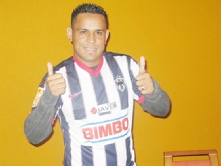 Brasileño Baiano sustituye a Suazo en Monterrey