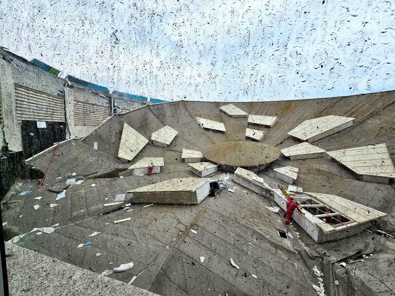 Las autoridades detallaron que entre los fallecidos se encuentran dos hombres de 72 y 40 años, dos mujeres de 24 y 35 años, así como una niña de 8 años y un adolescente de 17. Además, hay dos víctimas que aún no han sido identificadas.