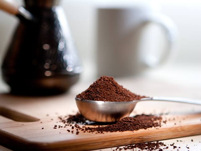 Cinco usos que puedes darle a los residuos del café ¡Y una receta!